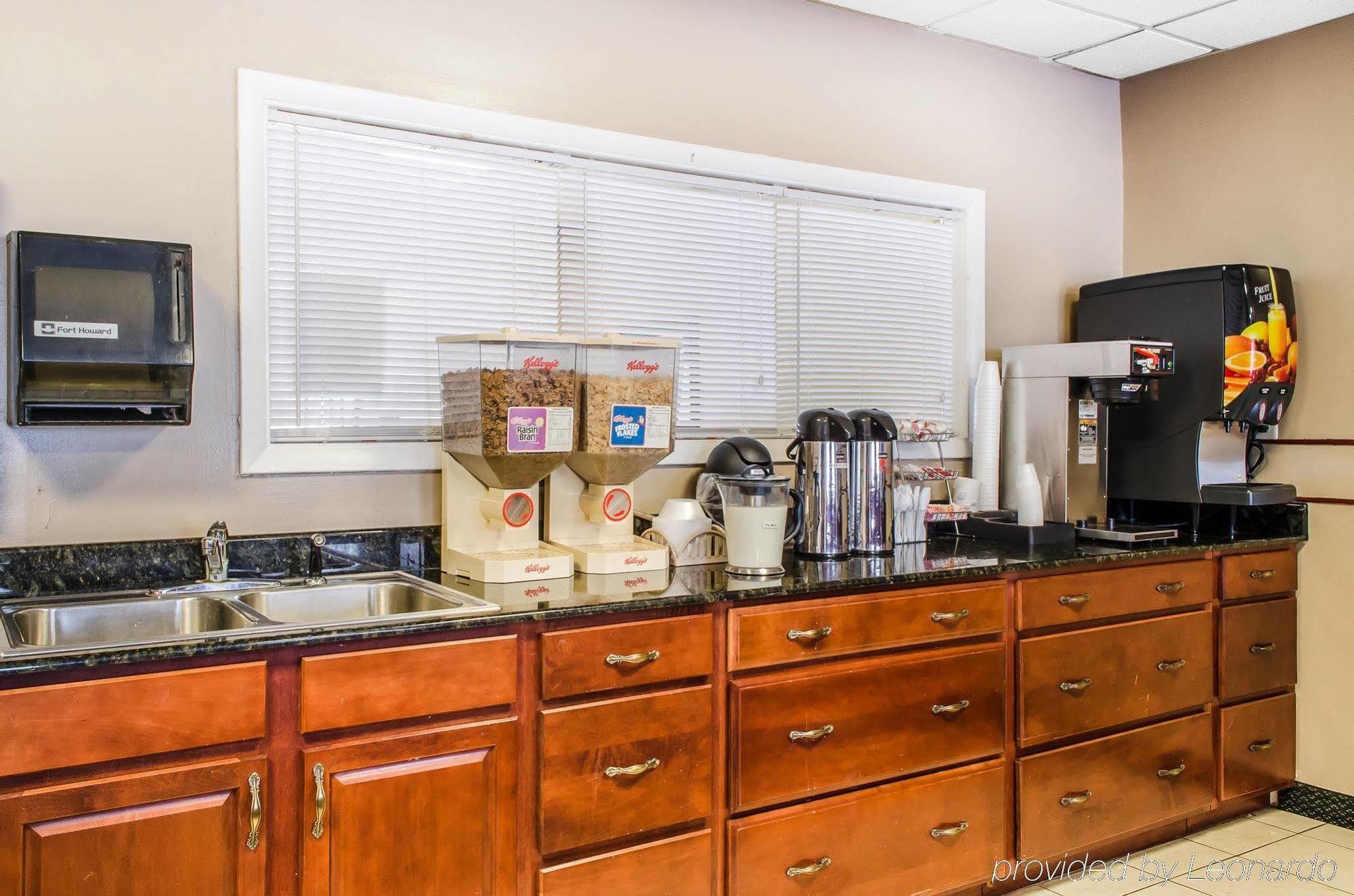 Econo Lodge Inn & Suites Denver Eksteriør bilde