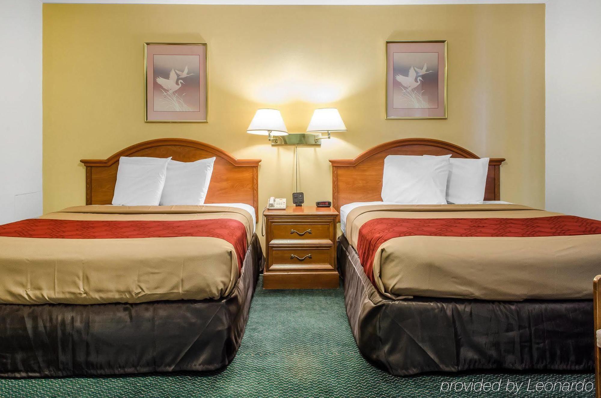 Econo Lodge Inn & Suites Denver Eksteriør bilde