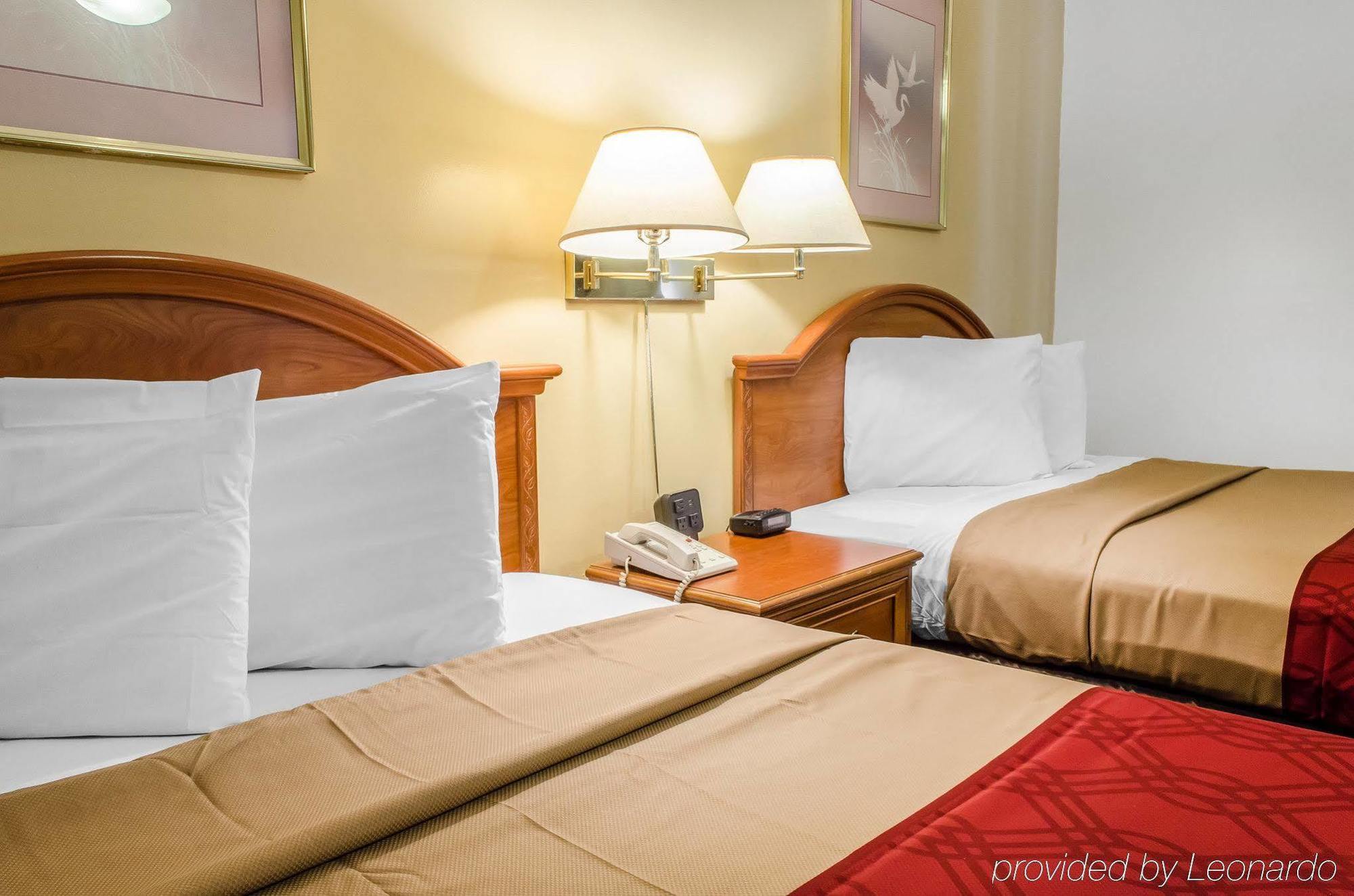 Econo Lodge Inn & Suites Denver Eksteriør bilde