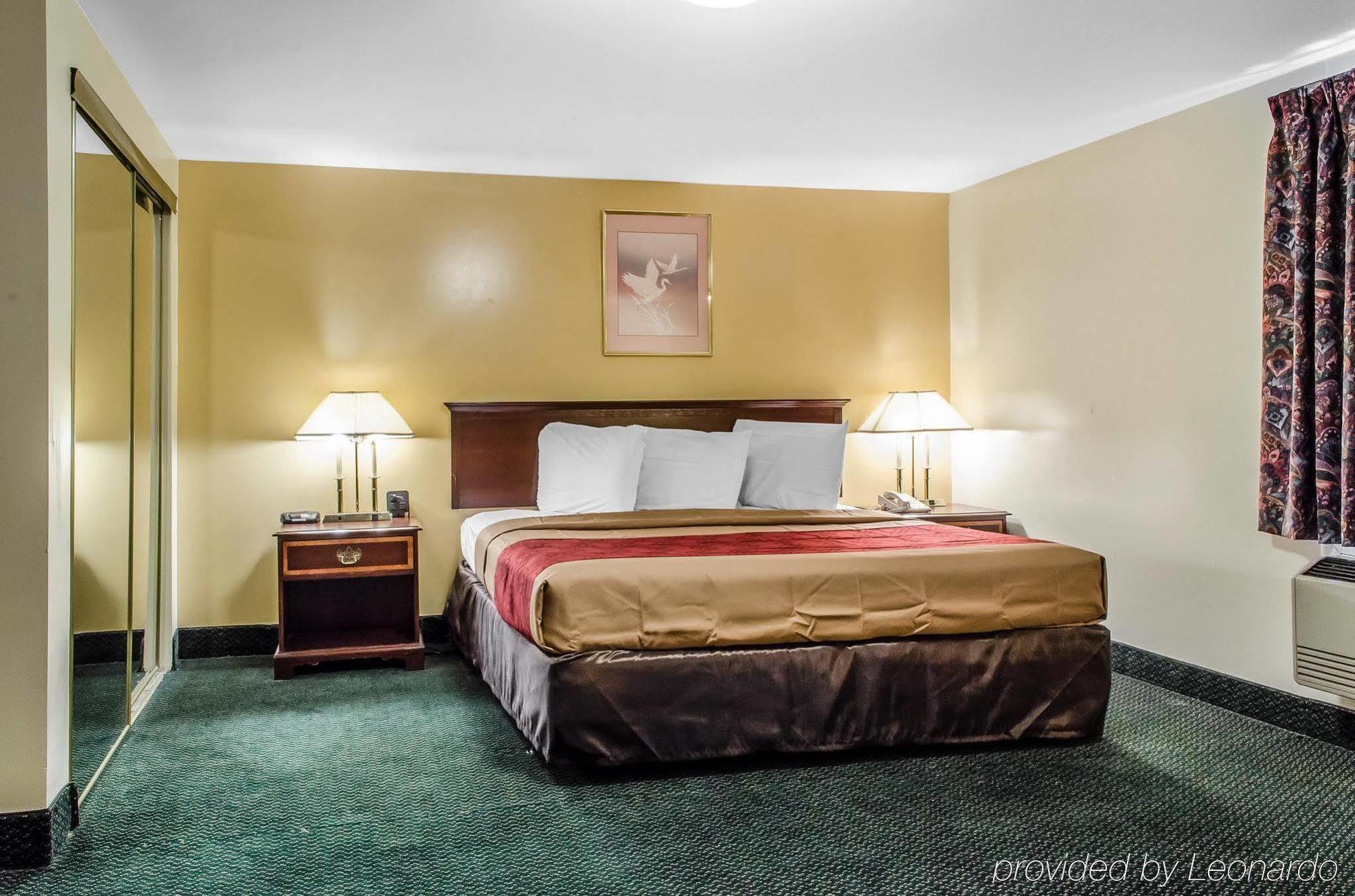 Econo Lodge Inn & Suites Denver Eksteriør bilde