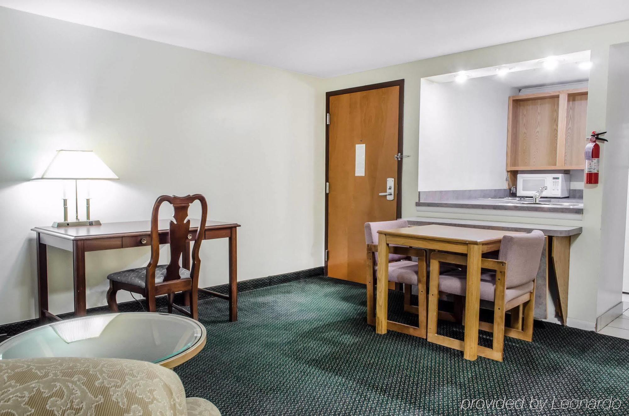 Econo Lodge Inn & Suites Denver Eksteriør bilde