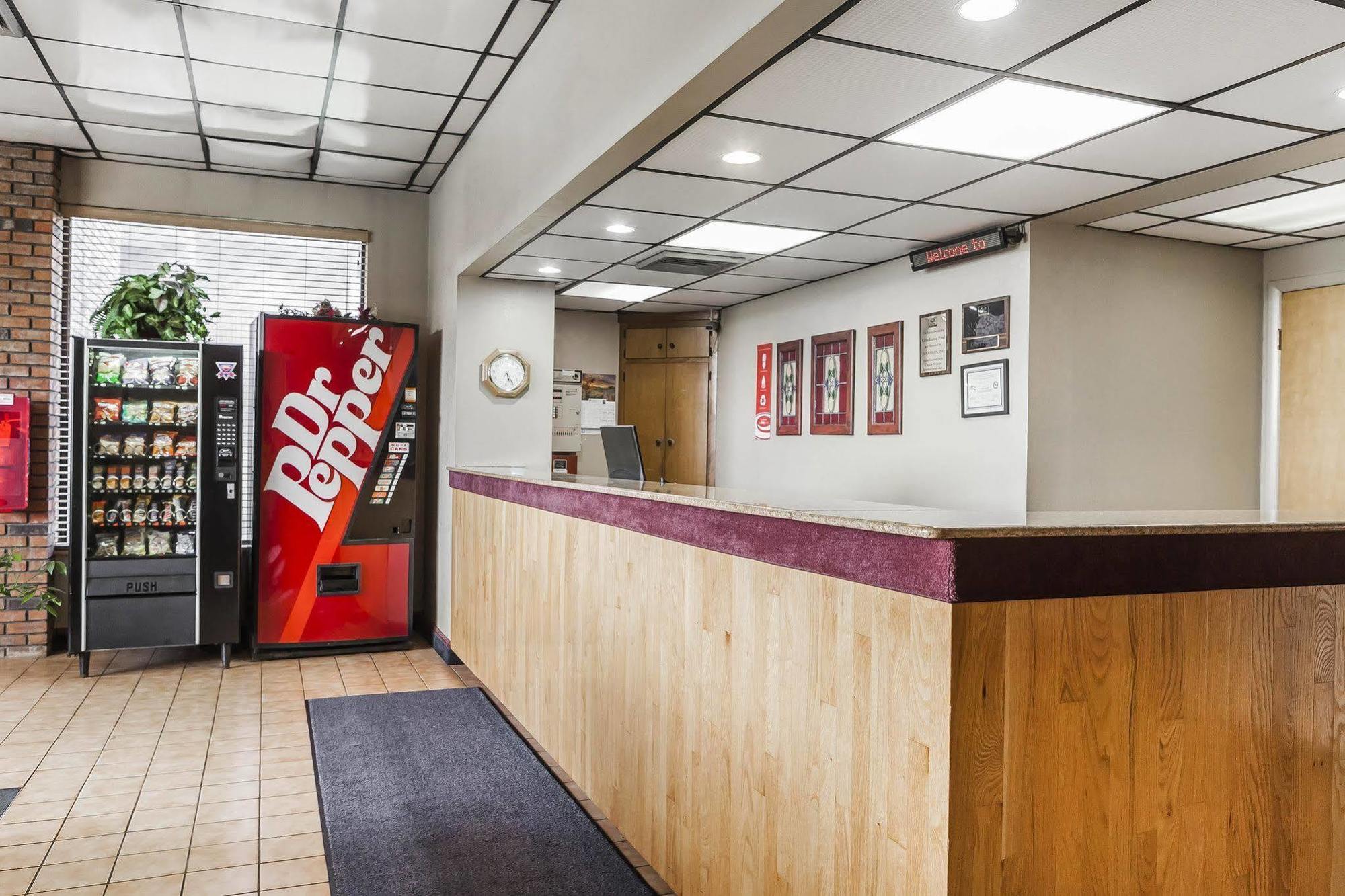 Econo Lodge Inn & Suites Denver Eksteriør bilde