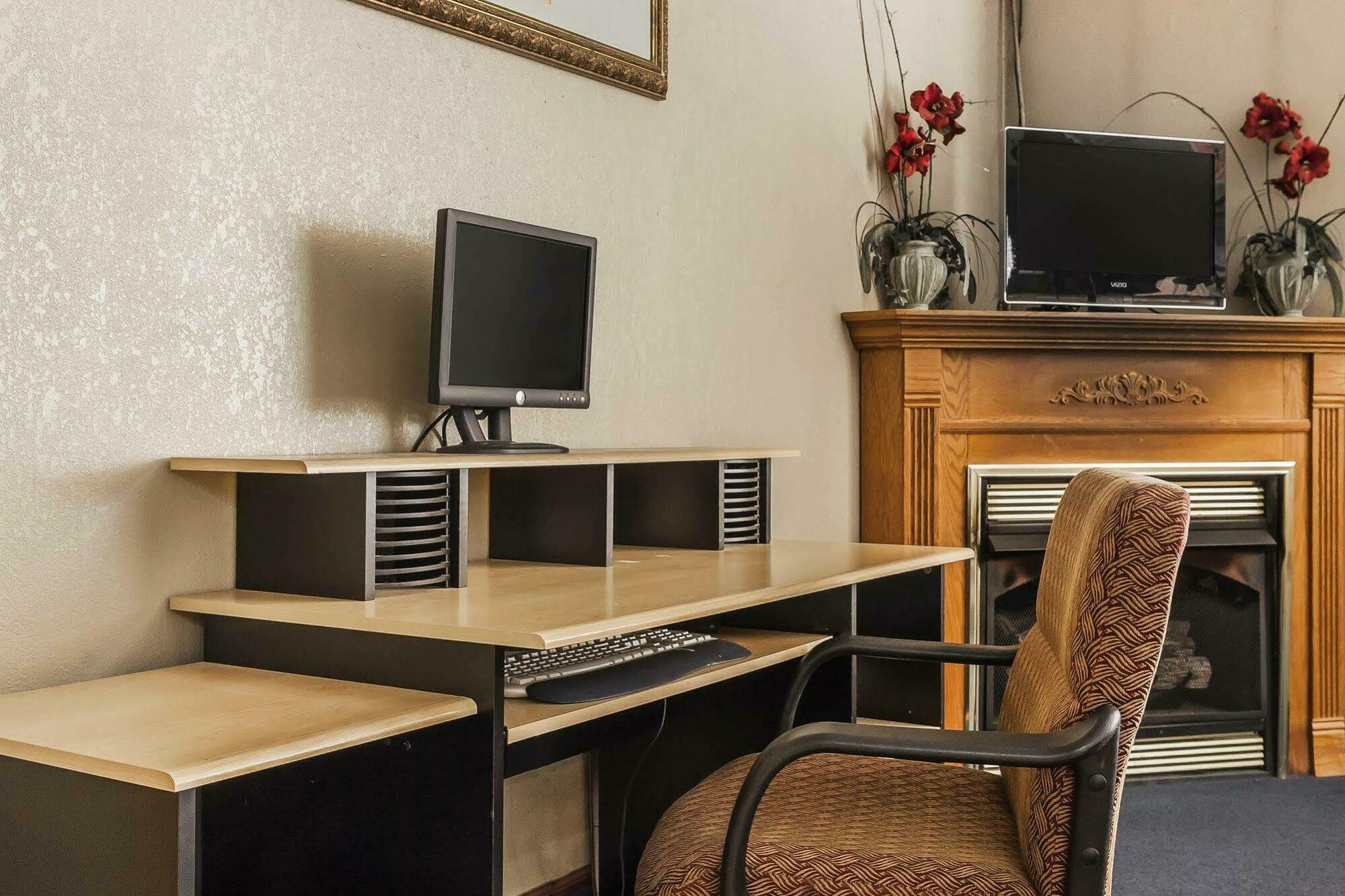 Econo Lodge Inn & Suites Denver Eksteriør bilde